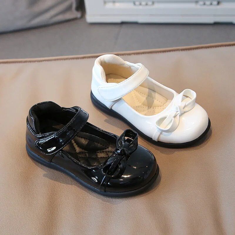 2023. gada jauni bērnu apavi, melni smilškrāsas formas skolas apavi, platforma, vienkārši, sekli, spīdīgi, bērnu apavi Modes ikdienas apavi Drop Shipping