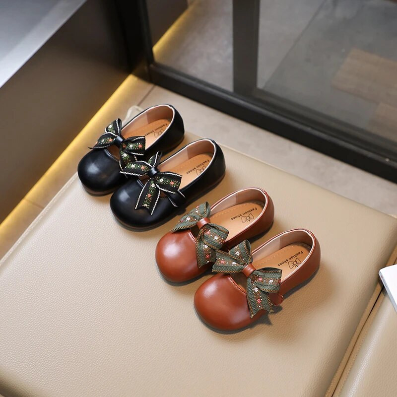 2023 m. mergaičių odiniai batai apvaliais pirštais lankas Paprasti neslystantys vaikiški odiniai batai Drop Shipping Neslystantys vaikiški batai Drop Shipping PU