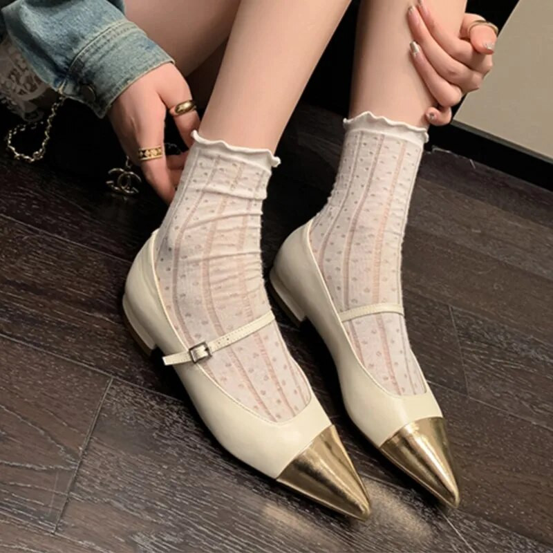 Nove ženske ravne cipele s crnim prstima patchwork Mary Janes cipele sa šiljastim vrhovima od crne kožne cipele za žene zlatne cipele za čamac jesen 1516N