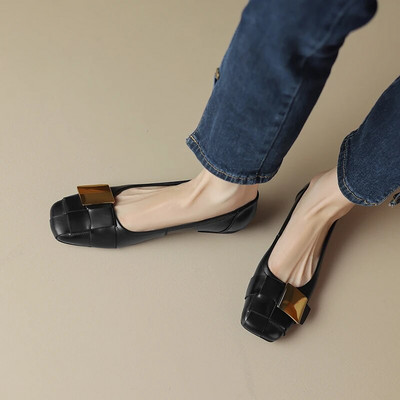 Nove ženske cipele s ravnim stopalima s četvrtastim prstima Četverokutne metalne cipele s ravnim prstima Ženske crne mokasine Cipele s niskom potpeticom Jesen 1484N