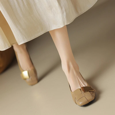 Nove ženske cipele s ravnim stopalima s četvrtastim prstima Četverokutne metalne cipele s ravnim prstima Ženske crne mokasine Cipele s niskom potpeticom Jesen 1484N