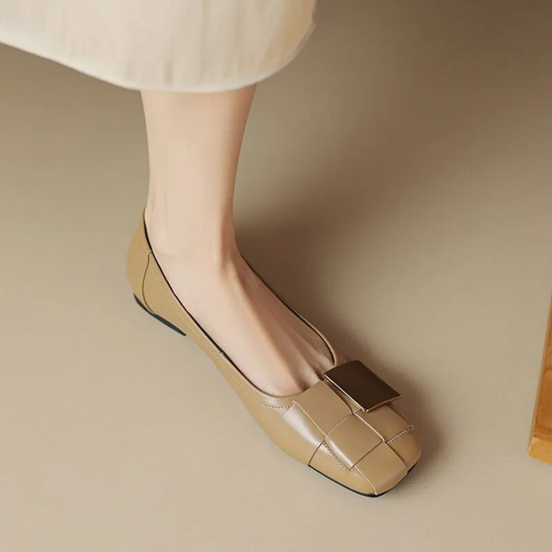 Nove ženske cipele s ravnim stopalima s četvrtastim prstima Četverokutne metalne cipele s ravnim prstima Ženske crne mokasine Cipele s niskom potpeticom Jesen 1484N
