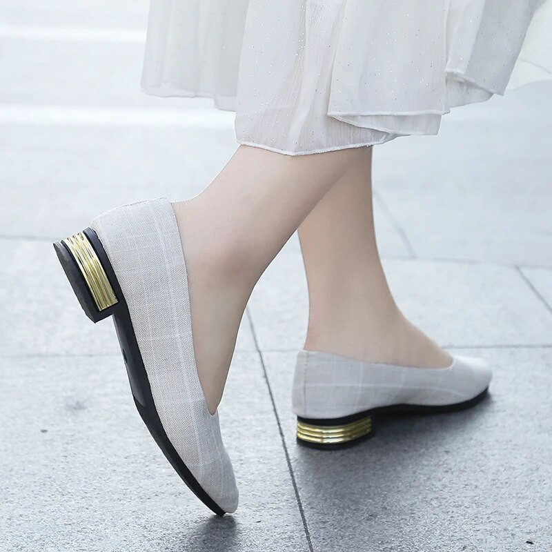 Tīklsarkans, mazs aromāts, smailas, plakanas zoles apavi Sieviešu pavasara Universāla mīksta zole Sieviešu apavi seklā mutē