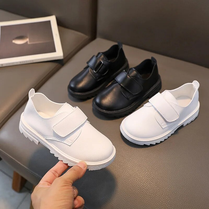 Jednobojne kožne cipele za dječake Dječje svestrane mekane cipele na kuku i petlju Ležerne mokasine za djevojčice Slatke dječje modne ležerne cipele 2023 Novo