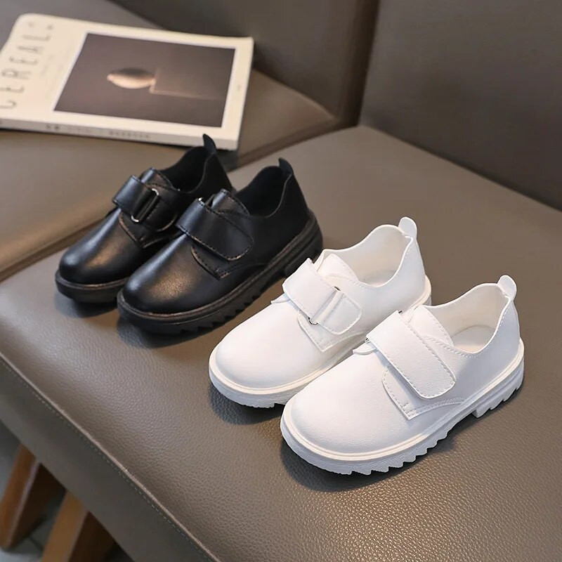 Jednobojne kožne cipele za dječake Dječje svestrane mekane cipele na kuku i petlju Ležerne mokasine za djevojčice Slatke dječje modne ležerne cipele 2023 Novo