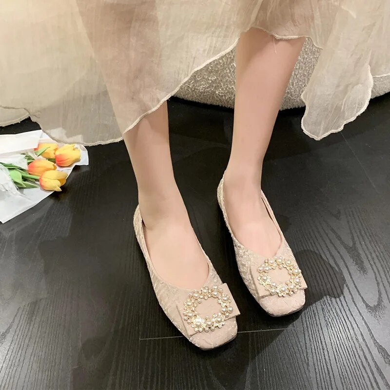Ravne cipele, ženske nove modne cipele za proljeće/jesen 2023., svestrane, mekane potplate, jednobojne ženske cipele s metalnim ukrasima od kamenčića