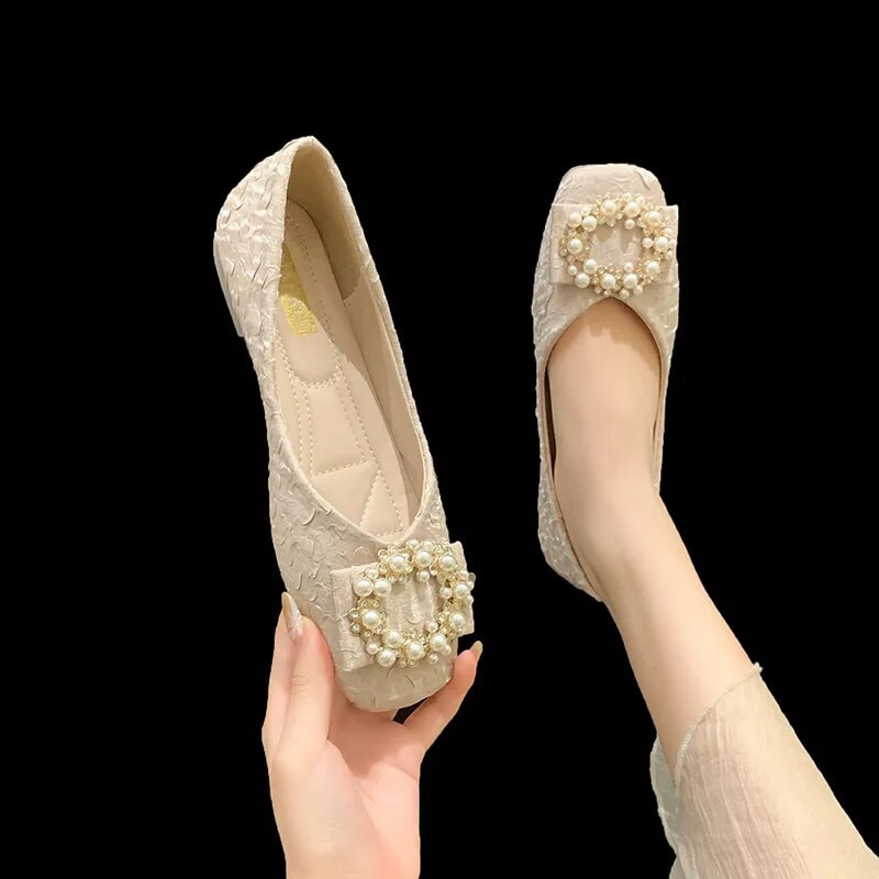 Ravne cipele, ženske nove modne cipele za proljeće/jesen 2023., svestrane, mekane potplate, jednobojne ženske cipele s metalnim ukrasima od kamenčića