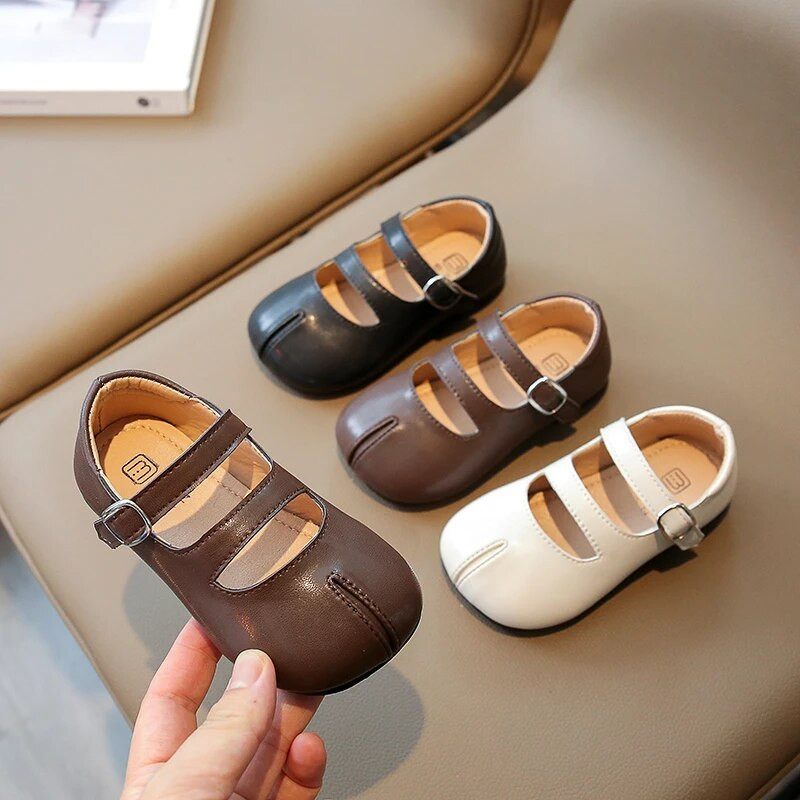 Koreai stílusú hercegnős alkalmi cipők tavaszi ősz puha horog és hurok lányoknak, fiúknak, egyszerű gyerekcipőknek 2023 új, egyszerű, egyszínű
