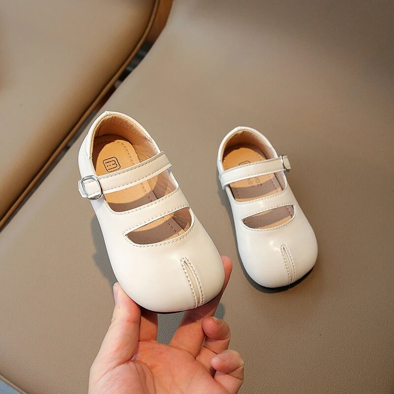 Koreai stílusú hercegnős alkalmi cipők tavaszi ősz puha horog és hurok lányoknak, fiúknak, egyszerű gyerekcipőknek 2023 új, egyszerű, egyszínű