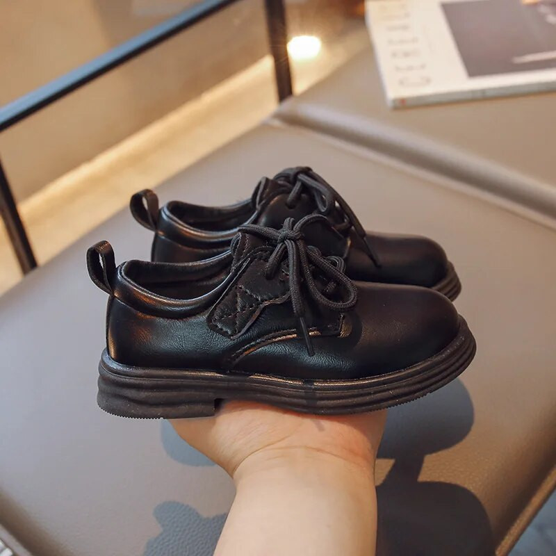 Dječje kožne cipele za dječake Djevojčice Unisex Dječje školske crne cipele na vezanje Meka moda 2023. Proljetne nove ležerne tenisice 26-36