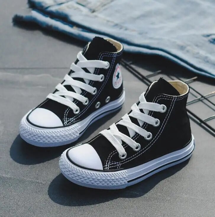 Detské topánky pre dievčatá, plátené topánky pre chlapcov, tenisky, jar, jeseň, dievčenské topánky. Biele vysoké, pevné, módne detské topánky.