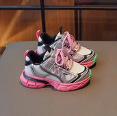 Tüdrukute sügistossud 2023 Laste tennise spordijalatsid Hingavad poiste jooksujalatsid Pehme põhjaga libisemiskindlad beebijalgpallijalatsid