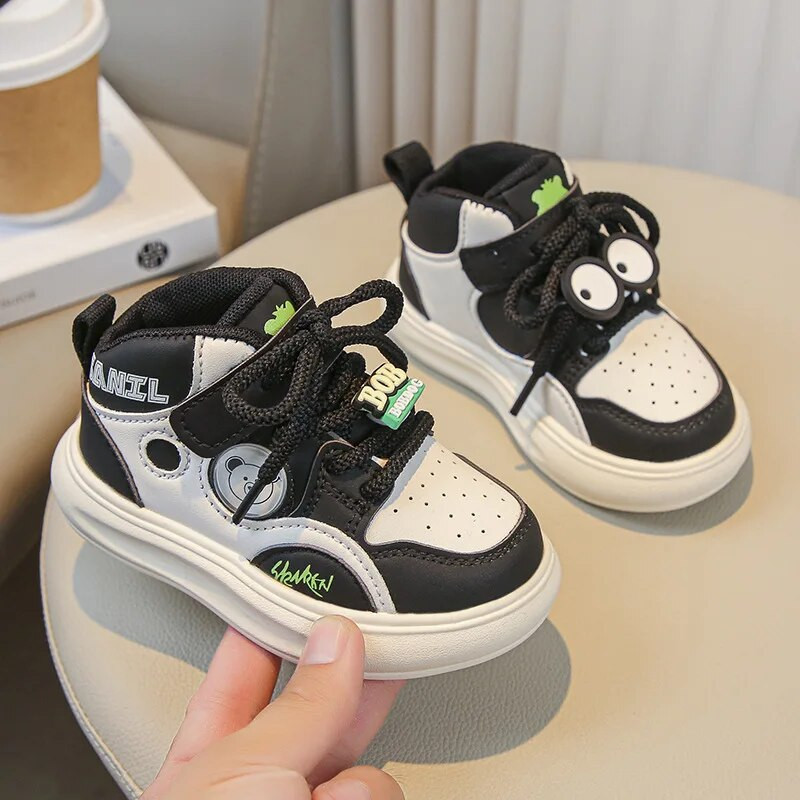 Dječje cipele za dasku Tenisice za dječake Proljeće Jesen Novo Neklizajuće cipele za slobodno vrijeme s crtanim filmovima Prozračne tenisice s mekim potplatom za dječake