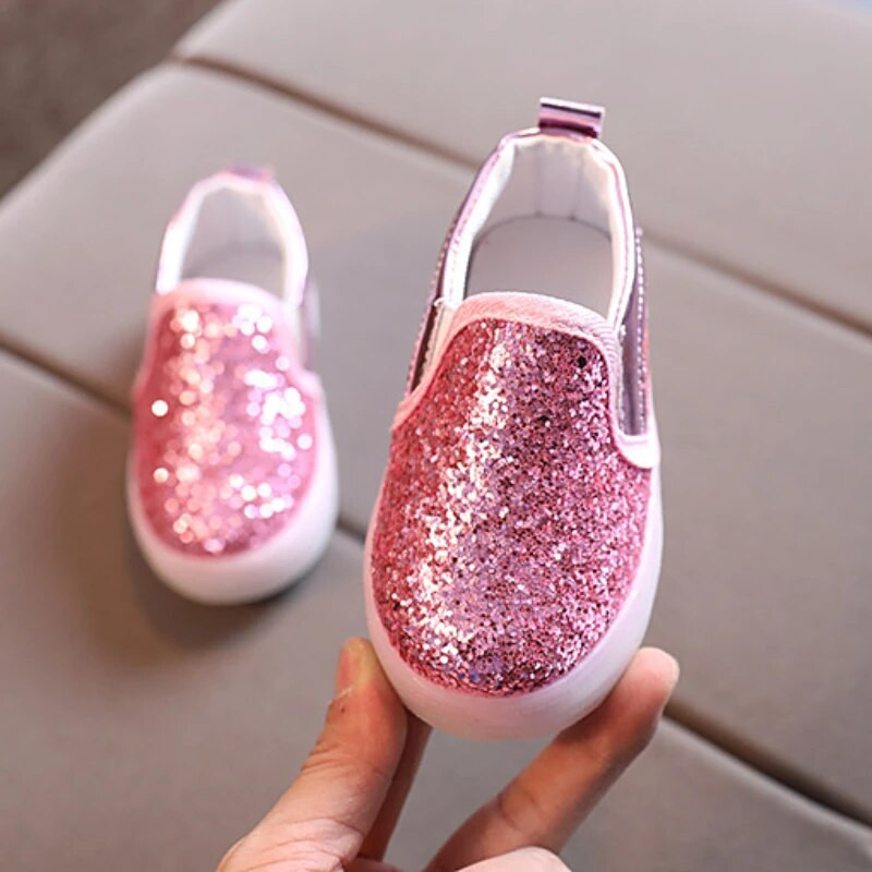 Zapatillas Kid Svjetleće cipele Jesen 2023 Nova modna Led svjetla Dječje cipele Dječaci Cipele za slobodno vrijeme Sportske cipele za djevojčice Mekane cipele za klizanje