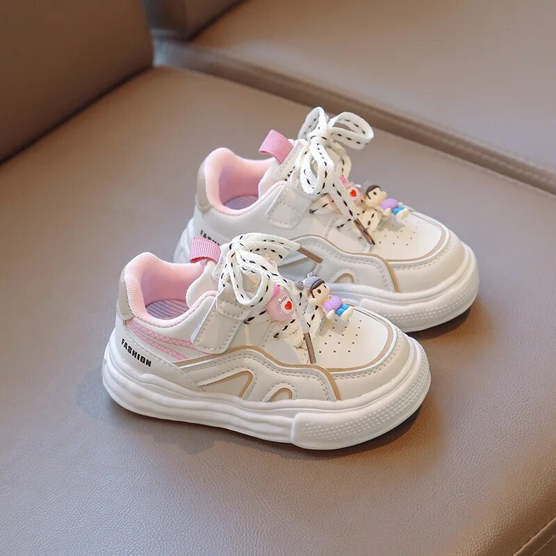 Bērnu ikdienas apavi meitenēm, zēniem, 2023. gada pavasaris, jauna mode, mīksta zole, bērnu kedas, karikatūra Krāsai atbilstošas sporta skriešanas apavi