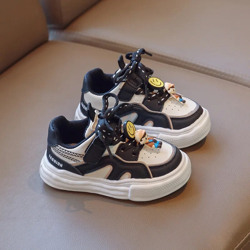 Bērnu ikdienas apavi meitenēm, zēniem, 2023. gada pavasaris, jauna mode, mīksta zole, bērnu kedas, karikatūra Krāsai atbilstošas sporta skriešanas apavi