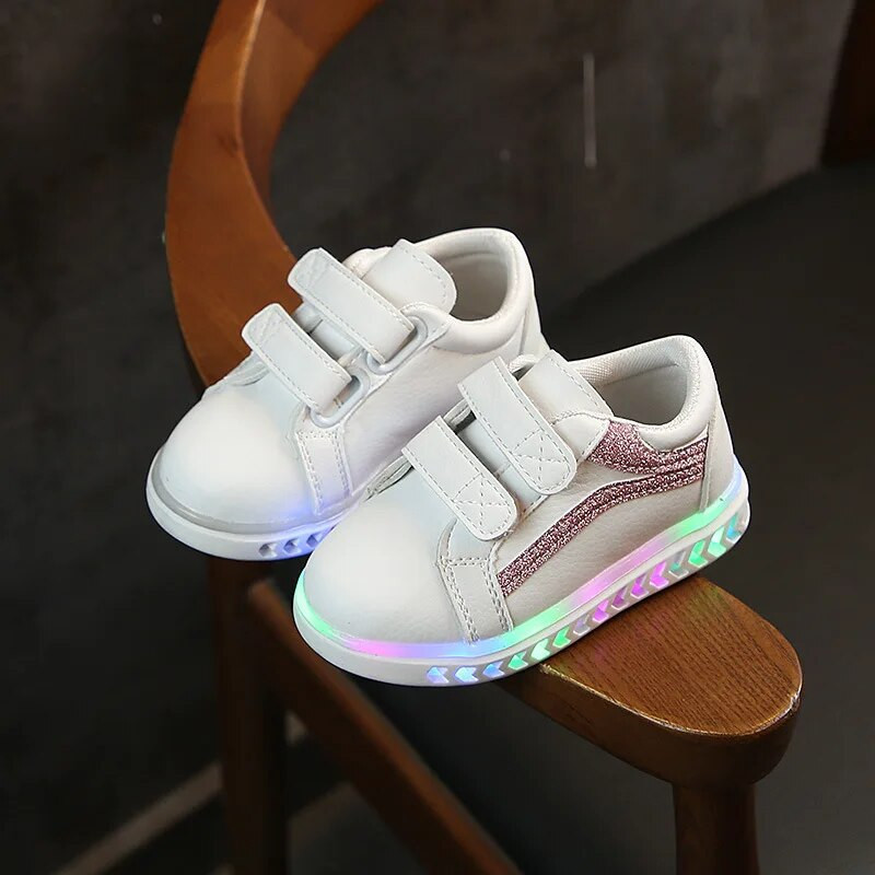 Baby Shoe Kid Luminiscent apavi zēniem Ikdienas sneaker Mīksta zole Unisex Toddler Shoe Bērnu apavi meitenei кроссовки Tenis Masculino
