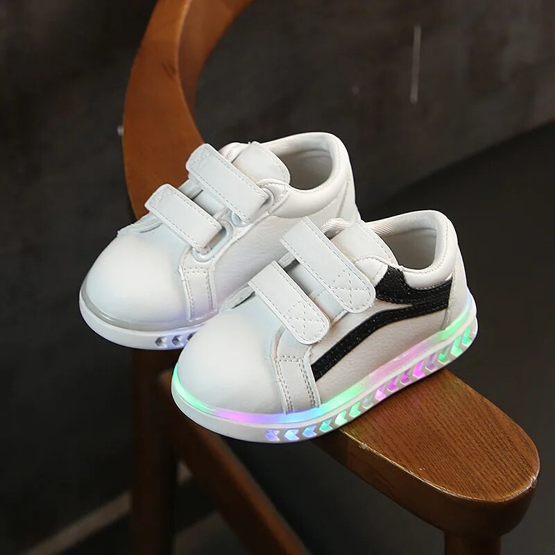 Baby Shoe Kid Luminiscent apavi zēniem Ikdienas sneaker Mīksta zole Unisex Toddler Shoe Bērnu apavi meitenei кроссовки Tenis Masculino