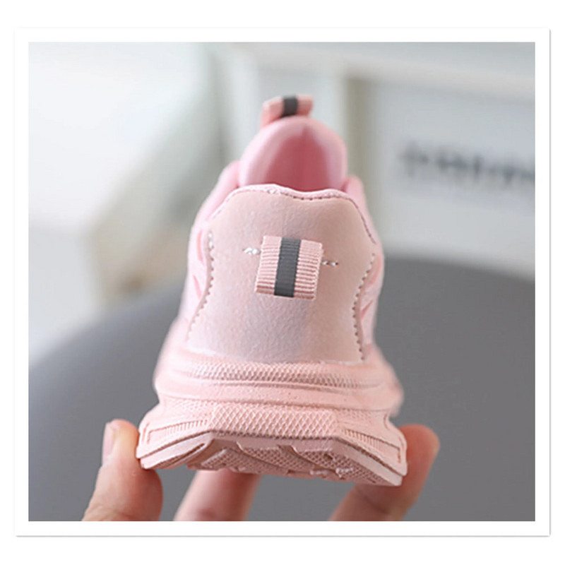 Light up dječje sportske cipele 1-3 godine 6 dječje tenisice 2023 jesen nove ležerne cipele za dječake i djevojčice s tako