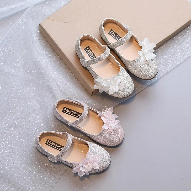 Dječje ravne cipele za djevojčice, malu djecu, dječje kožne cipele, svjetlucavo, sjajno cvijeće s biserima. Princess Sweet 2023. Proljetno novo