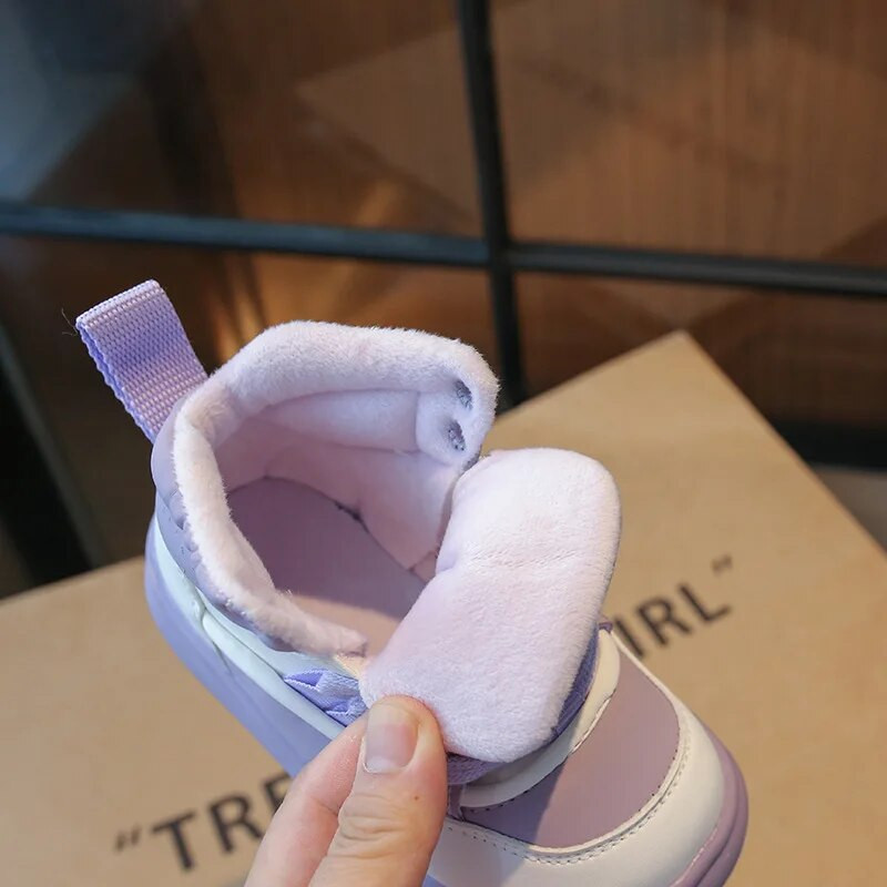 Dječja ležerna obuća Novo za djevojčice Zimske plišane tople cipele Cipele s mekim dnom Dječja modna obuća za daske Dječaci Pamučne sportske cipele