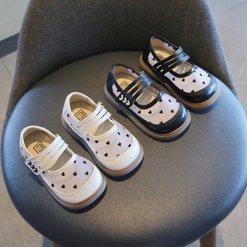 Dječja modna obuća za djevojčice Ležerne cipele Ljubavni printovi Jednostavne neklizajuće dječje cipele 2023 Nove mekane prozračne elegantne cipele za princeze PU