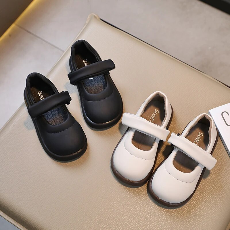 2023. gada jauni vienkārši āķa un cilpas bērnu apavi, meiteņu ādas apavi, melni uniforma skolas apavi bērniem, daudzpusīgi, mīksti, apaļie purngalu apavi princesei