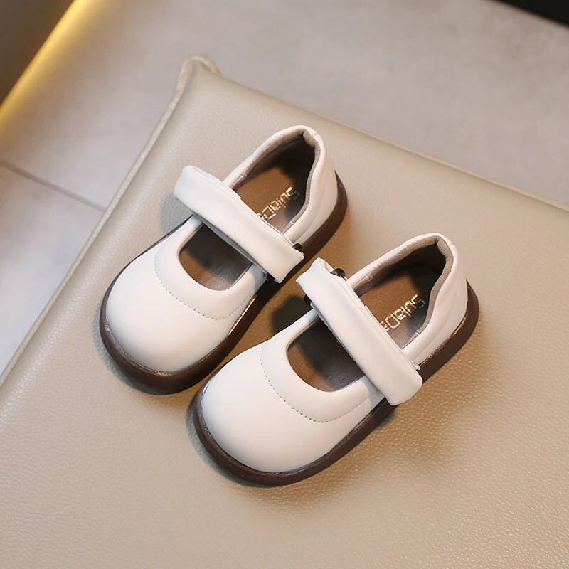 2023. gada jauni vienkārši āķa un cilpas bērnu apavi, meiteņu ādas apavi, melni uniforma skolas apavi bērniem, daudzpusīgi, mīksti, apaļie purngalu apavi princesei