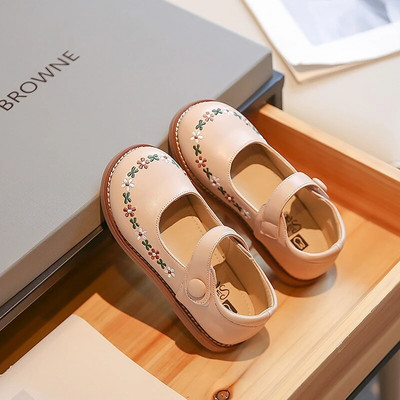 Nove jednostavne korejske cipele za ležerne djevojke iz 2023. godine, drop-shipping, cvijeće, vez, dječje modne kožne cipele, dječje cipele na kuku i petlju