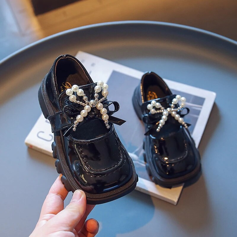 Kožne cipele za djevojčice 2023. Svestrane biserne mašne Elegantne dječje cipele u korejskom stilu Proljetne dječje mokasine s četvrtastim prstima Neklizajuće ravne cipele