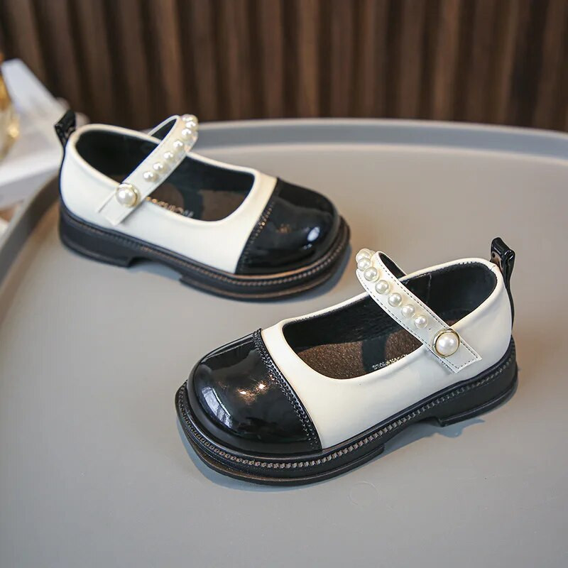 Nove dječje kožne cipele za proljeće 2023. Cipele za djevojčice Sweet Bow Princess cipele u korejskom stilu Sjajne natikače za princeze u boji
