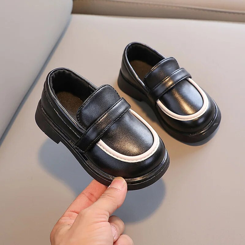 Nove jednostavne neklizajuće dječje mokasine za djevojčice iz 2023. Natikače, modne ležerne cipele, dječje kožne cipele u skladu s bojama, isporuka u paketu