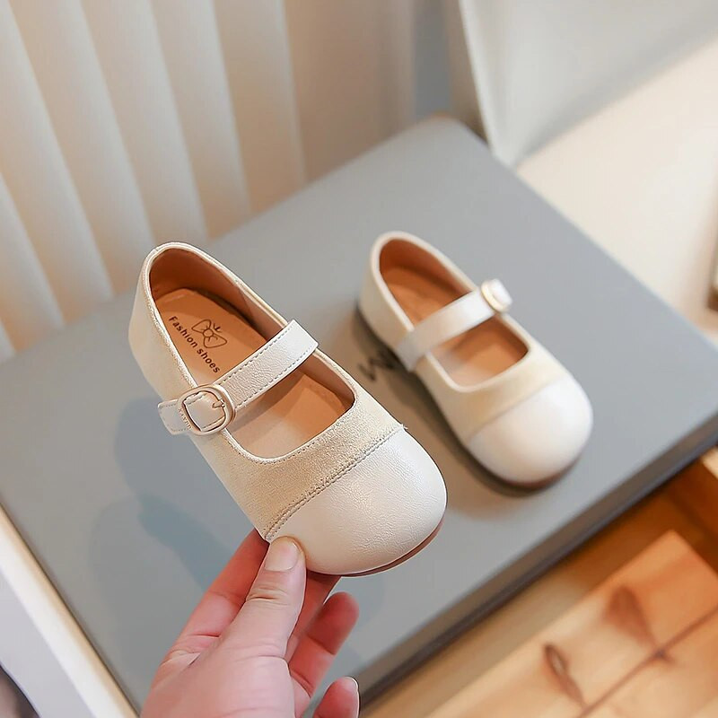 Meiteņu ādas apavi Krāsai atbilstošas bērnu modes daudzpusīgi 2023. gada jaunais pavasaris, rudens, mazuļu mokasīna apavi, mīkstas princeses PU