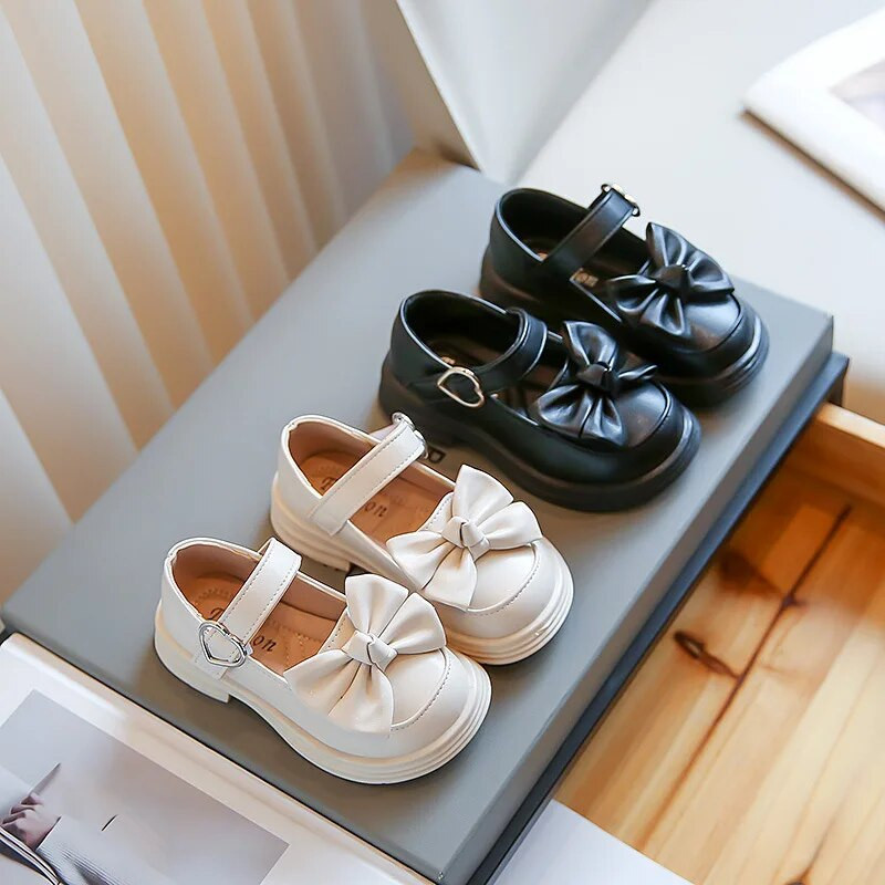 Madingi vaikams Universalūs juodi uniforma mokykliniai batai lankas Meilė sagtis vaikams Madingi laisvalaikio batai Drop Shipping 2023 Nauja paprasta