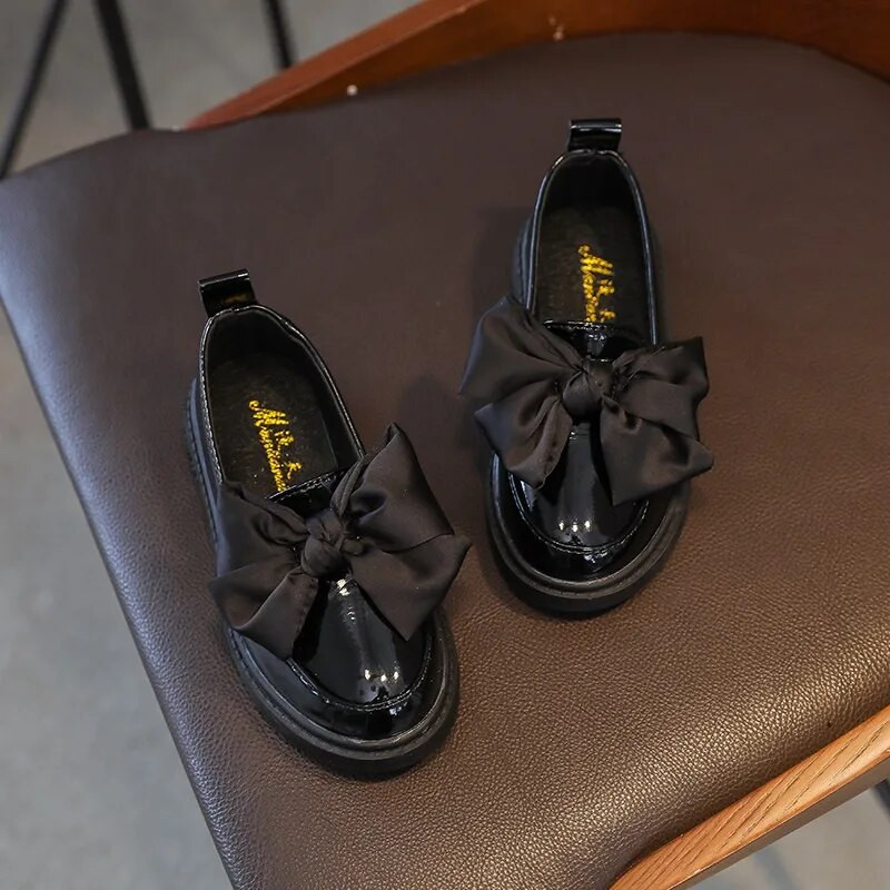 Meiteņu princese Rudens Ādas Melns Balts Bowknot Slip-on Bērnu Plakanas Kurpes 26-36 Gumijas zole Neslīdoša Bērnu Causls Apavi
