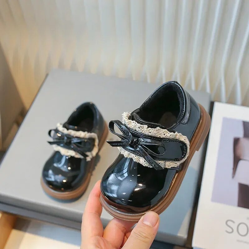 Nove zimske kožne cipele za djevojčice Mary Jane Modne sjajne krznene tople plišane dječje ravne cipele Elegantne dječje cipele za princezu s mašnama