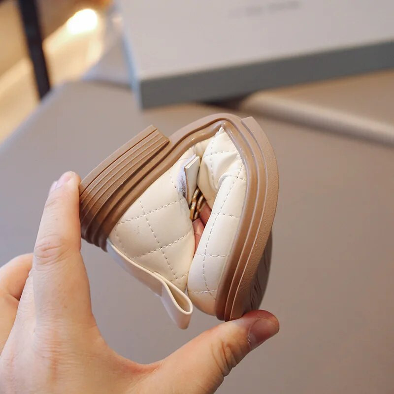 Bērnu priekšnesums Mērijas Džeinsas modes lolitas stila meiteņu pērļu sekla Mary Janes āķa un cilpas ziedi bērniem jaukas ādas apavi