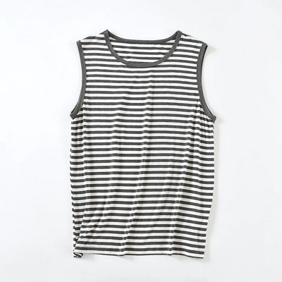 Modāla vīriešu svītraina veste liela izmēra bezpiedurknēm, brīva, liela izmēra krekls ar apaļu kaklu.