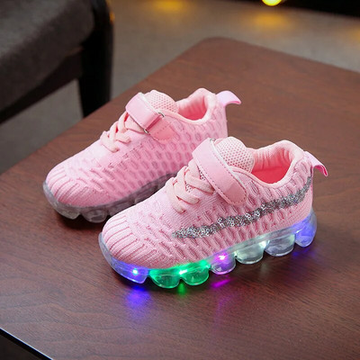 Dydis 21-30 Vaikams Kvėpuojantys neslystantys sportbačiai Šviečiantys sportbačiai berniukams Mergaitėms Led Light Up Batai Kūdikiams Šviečiantys laisvalaikio batai
