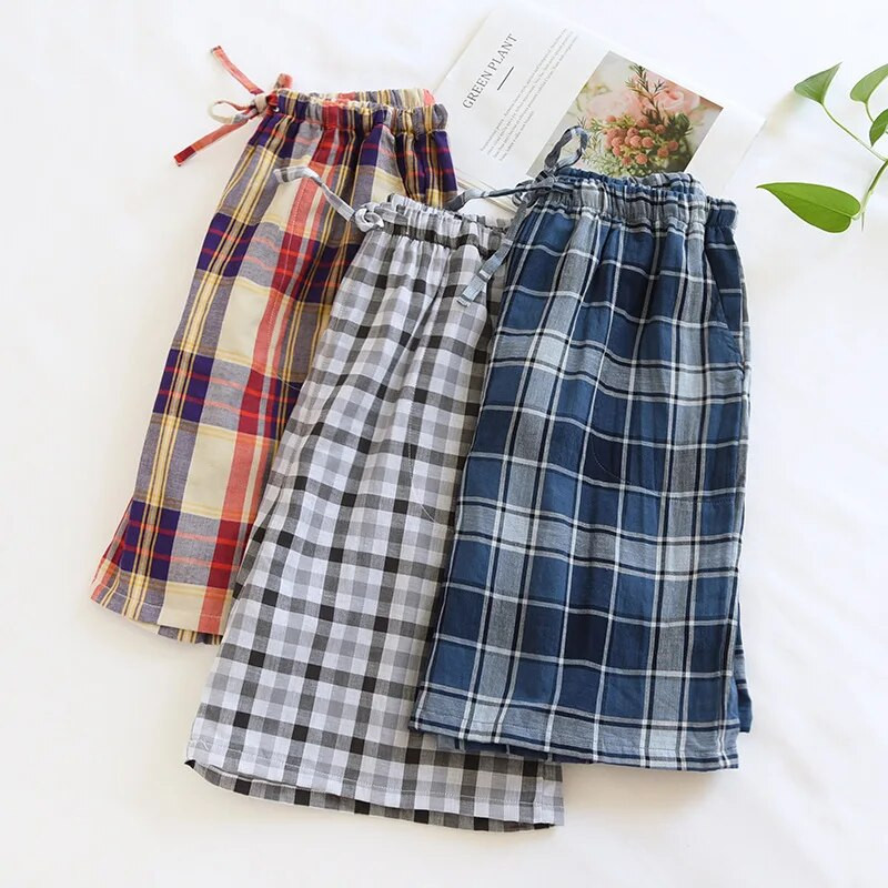 Ljeto 2023., nove muške salonske pidžame hlače s uzicom i elastičnim strukom, labave donjice za spavanje, muške plave karirane široke kućne kratke hlače