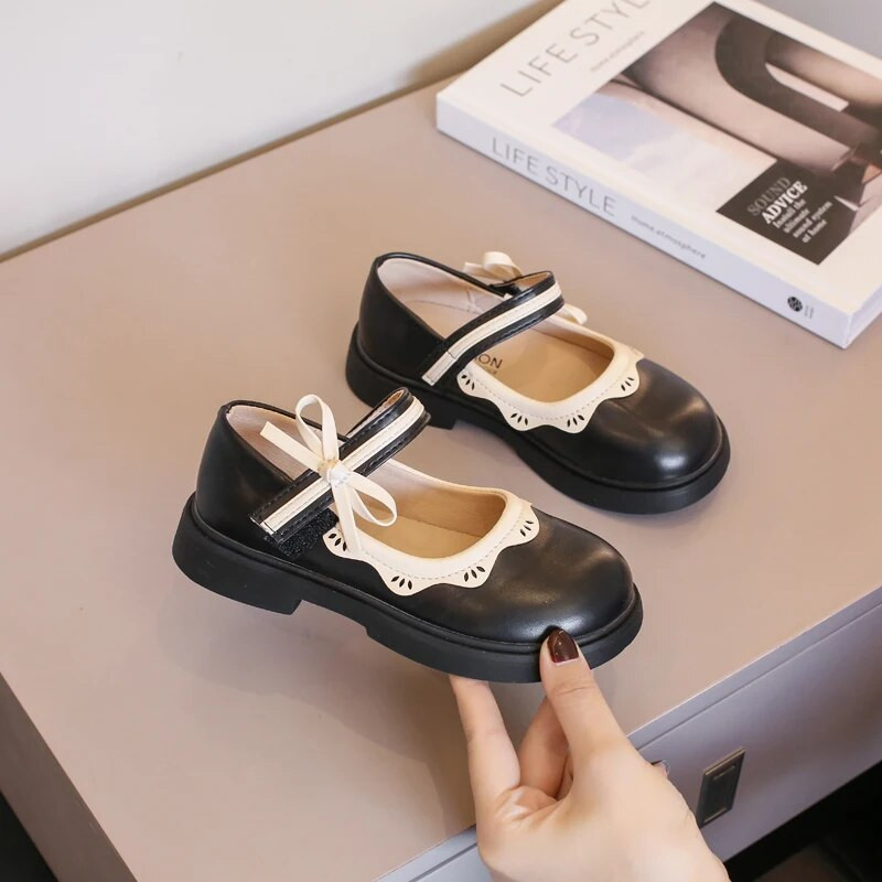 Cipele za princeze za djevojčice 2023. Proljeće Jesen Nove male kožne cipelice Dječja moda Dječje cipele s mokasinkama Odgovarajuće boje Čipkaste elegantne