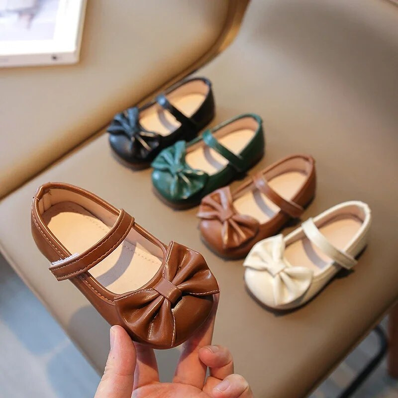 Dječje crne kožne cipele s mašnom Proljeće i jesen Nove dječje cipele s mekim potplatom Svestrane jednobojne cipele s mokasinkama 2023.