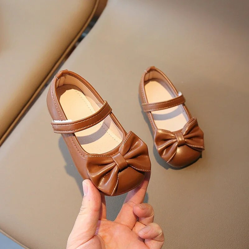 Dječje crne kožne cipele s mašnom Proljeće i jesen Nove dječje cipele s mekim potplatom Svestrane jednobojne cipele s mokasinkama 2023.