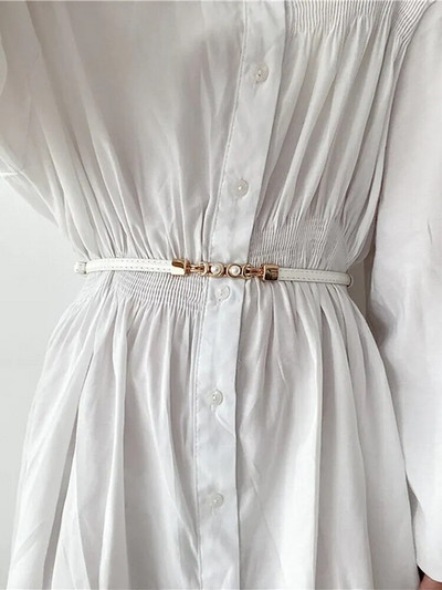 1 iepakojums melnbaltā krāsā Pu ādas sprādzes mētelis ar sieviešu plānu jostasvietu