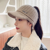 Καπέλα με γείσο για γυναίκες Καπέλο προσωπίδας 2022 Νέα γυναικεία χειμωνιάτικα ζεστά πλεκτά καπέλα με κουνέλι Μόδα Κορεάτικο καπέλο μπέιζμπολ με αλογοουρά Gorro