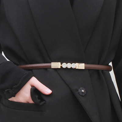 Naiste nahast õhuke vöö metallist lihtne konksuga pandlaga reguleeritav vöörihm püksikleidi jaoks Brändi disaineri kaunistus vöörihm