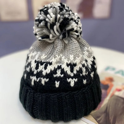 Divat Aranyos Print Hímzés Csupok Női Kalapok Férfiak Tél Gyapjú Meleg Szőrme Pompon táskás Kötött sapka Motorháztető sapkák Gorros Invierno