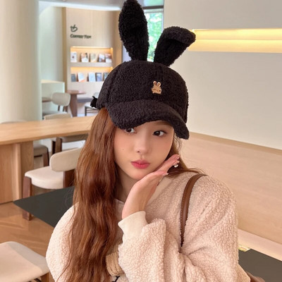 Izšūta multfilmas beisbola cepure, modes ziemas silta plīša ausu tops, jauks zaķis, cieta sieviešu cepure