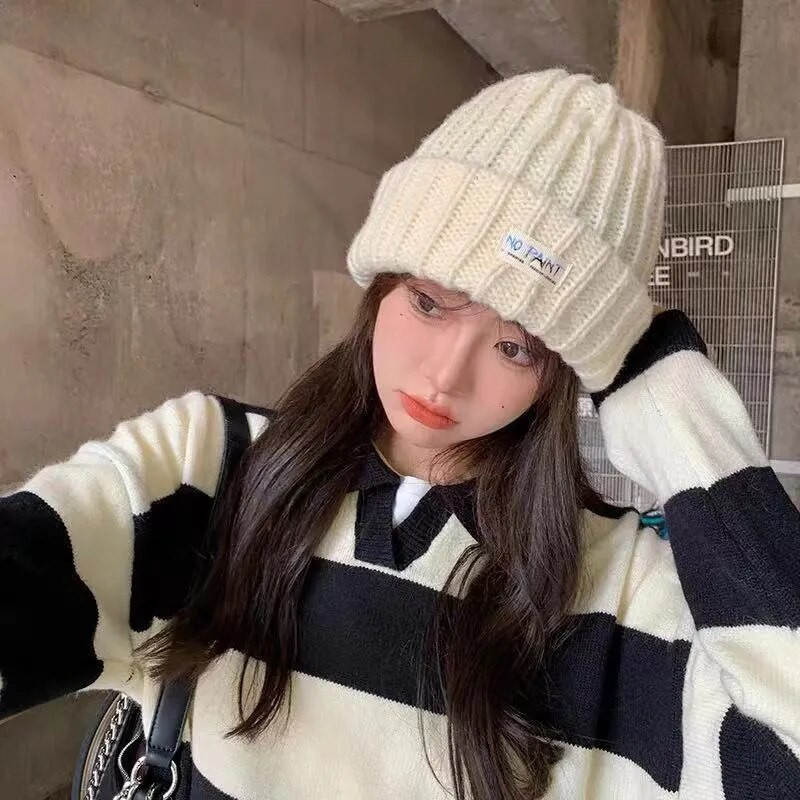 Jednobojne vunene pletene kape za žene Zimska spuštena kapa Jednobojne tople kape sa štitnicima za uši