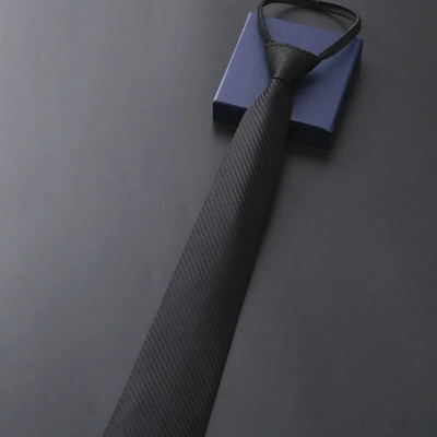 Kaklasaites vīriešiem Dažādas rāvējslēdzēju kaklasaites vīriešiem Zīdainas rāvējslēdzēja kaklasaites Vīriešu glītas kaklasaites